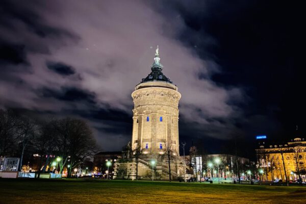 Ferienwohnung Heppenheim Das schiefe Haus, WasserturmMannheim